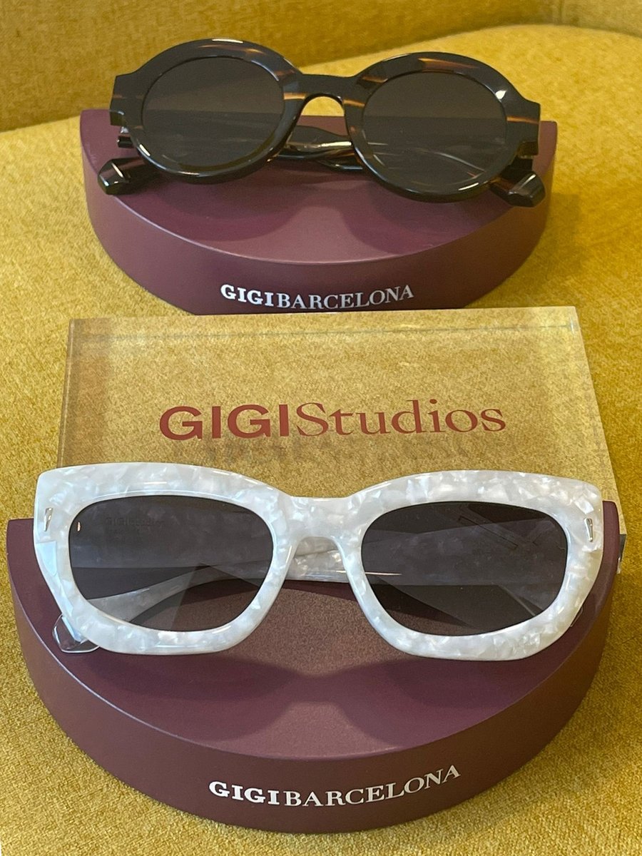opticadaro's tweet photo. ✨ LA MÀXIMA EXPRESSIÓ DE MODA, VANGUARDIA I SOFISTICACIÓ.
Avui la Sandra i la Montse ens presenten aquests dos models atrevits de la casa #GIGIStudios. Xules, oi? 🤩
💛 Vine a veure-les i emprovar-les a la nostra òptica! 😍 https://t.co/ukNsdHXtWV