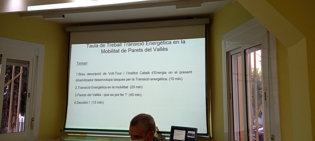 EsteveLLanes's tweet photo. Ahir a la Taula de treball Transició Energètica en la mobilitat de #Parets del Vallès organitzat per @escolanatura 
Molt interessant, es va fer molt curt.
Molta feina per endevant !! https://t.co/UOmZ4Npe5q