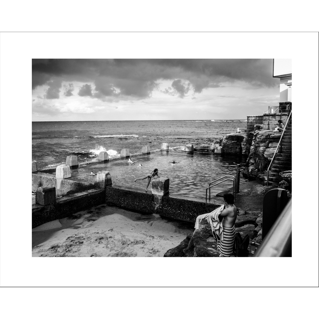 OCULI SUMMER PRINT SALE
worldwide postage is available

Today's print by Meg Hewitt is Summer Storm

Dark clouds roll in over Coogee pool, 2021
Sydney NSW 

oculi.com.au/printsale
⁠
#printsale #australianphotography #oculi⁠

<a href="/meghewitt/">Meg Chewitt</a>