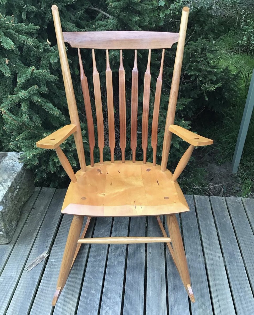 Look at this beautiful chair my Dad made! It is for sale over on his Instagram: @ handmademattersstudio if you’re looking for a beautiful Tasmanian Christmas gift! He also runs #chairmaking classes at his studio for all #woodwork abilities. Check out handmadematters.com.au!
