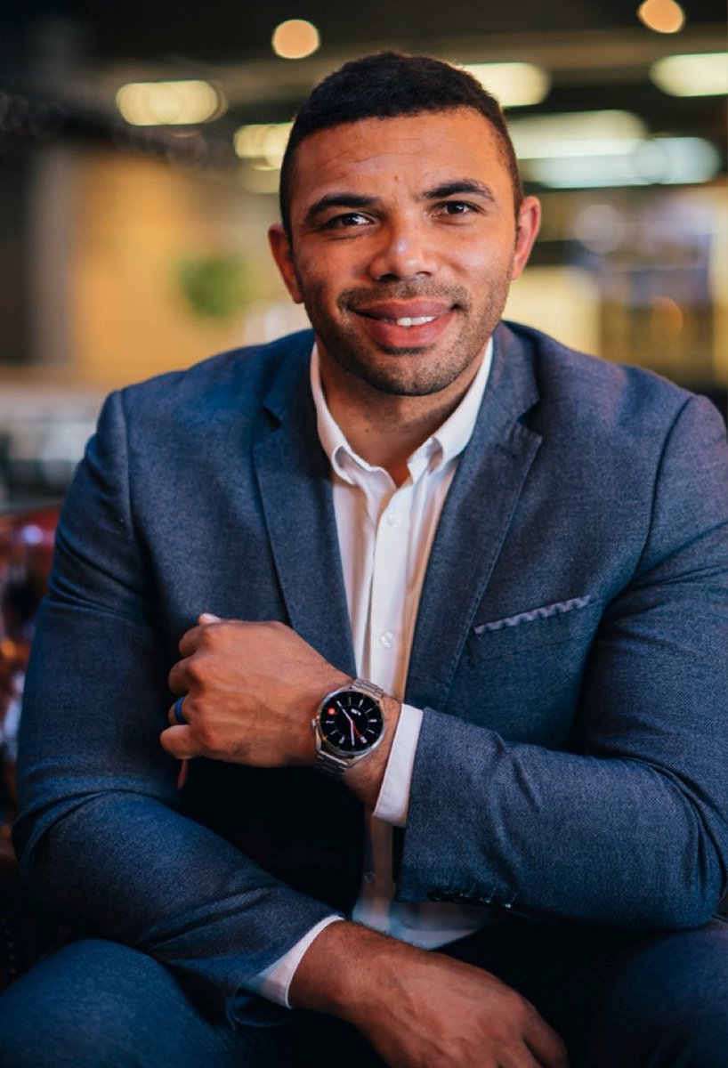 BryanHabana's tweet photo. Those Thursday feels with the new @HuaweiZA Watch Series 3!!!

Classy, stylish, sophisticated!!! 

#HuaweiWatch3Series #ClassIsTimeless https://t.co/r8JbNWwKbR