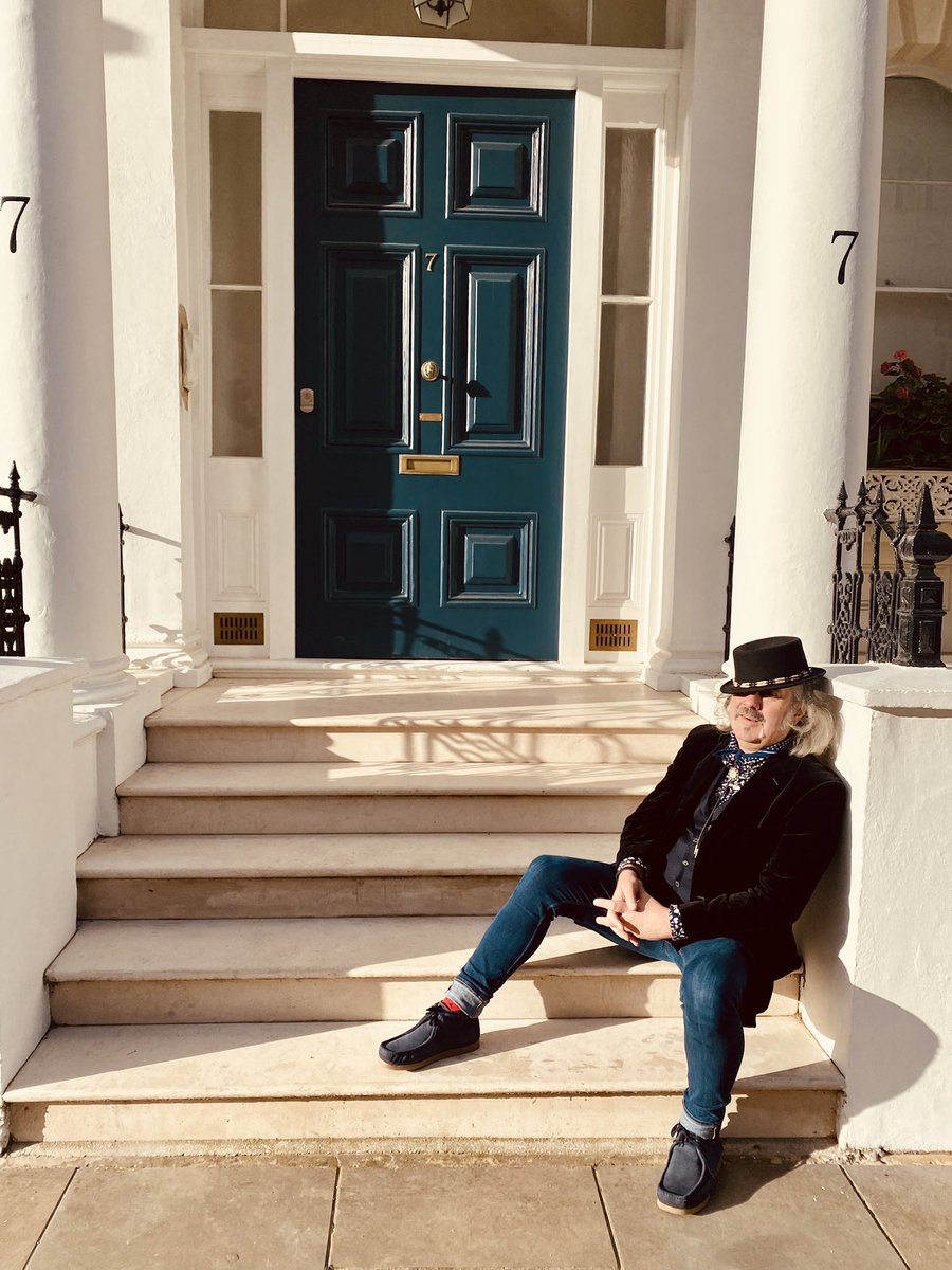 Happy Birthday to this Legend <a href="/stevewickham/">Steve Wickham</a> 🎻 😎❤️