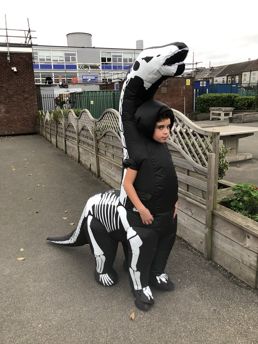 ChampKidCamp's tweet photo. What a fantastic effort from @stmichaelscps. The children are loving it. https://t.co/YM8d92vI4E