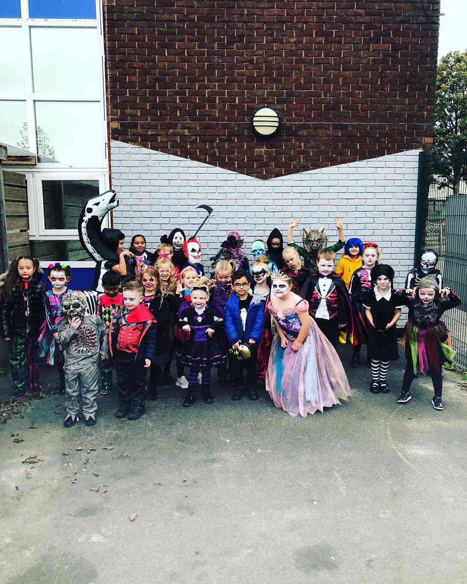 ChampKidCamp's tweet photo. What a fantastic effort from @stmichaelscps. The children are loving it. https://t.co/YM8d92vI4E