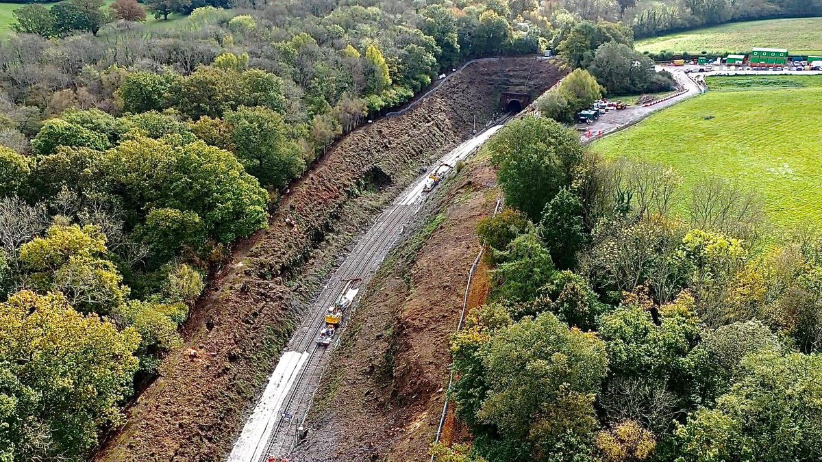 NetworkRailSE's tweet photo. Our geotech eye in the sky showing Nevills embankment (by the golf course), Churchsettle cutting and the London end of Wadhurst tunnel #HastingsLine https://t.co/kZf7xF8twg