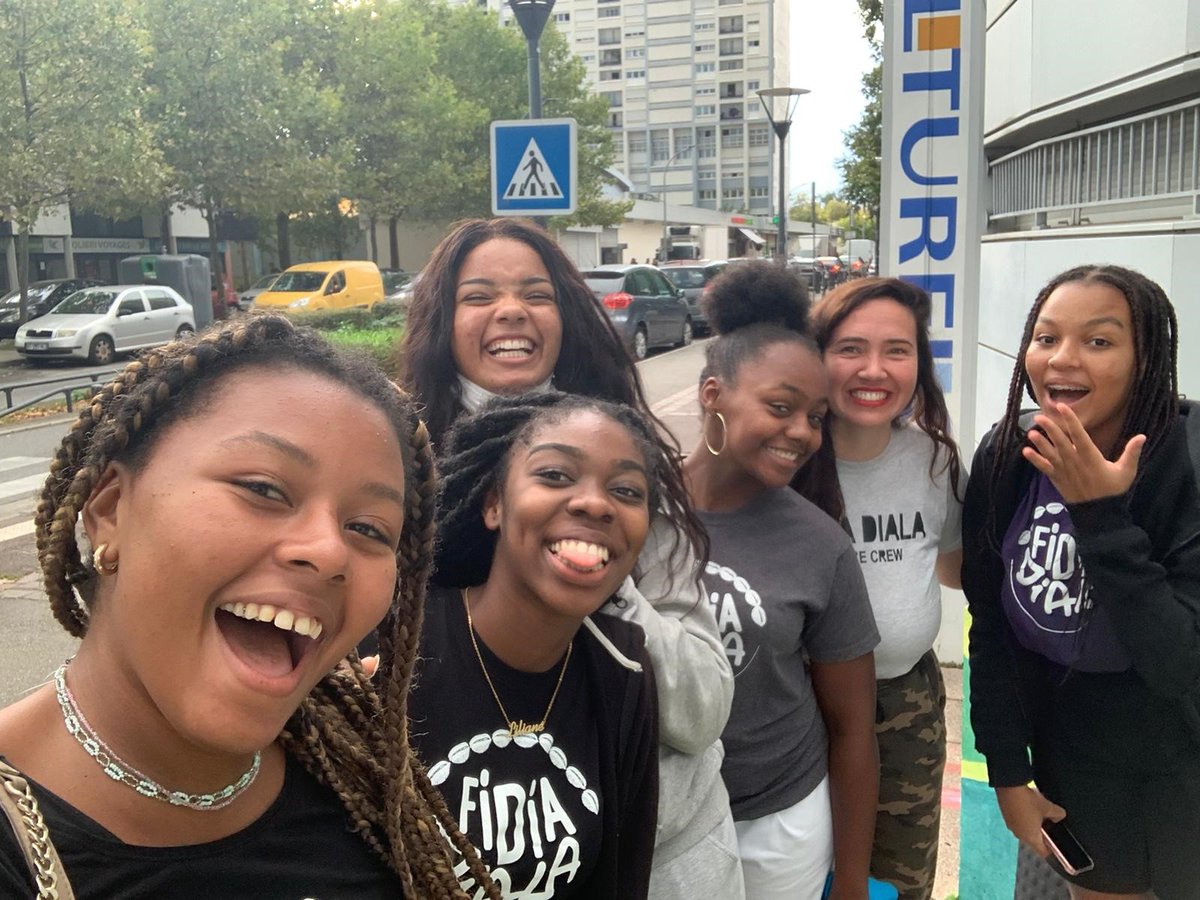 Entrepreneurs optimistes!
Je m'appelle Paola Giocanti, je porte le projet Fidia Diala et avec les filles, on est optimistes car on sait qu'on a même pas idée de toutes les aventures qui nous attendent !
Et vous, prêts à passer à l'action?
lnkd.in/dQDtgvy
#innovation #ESS