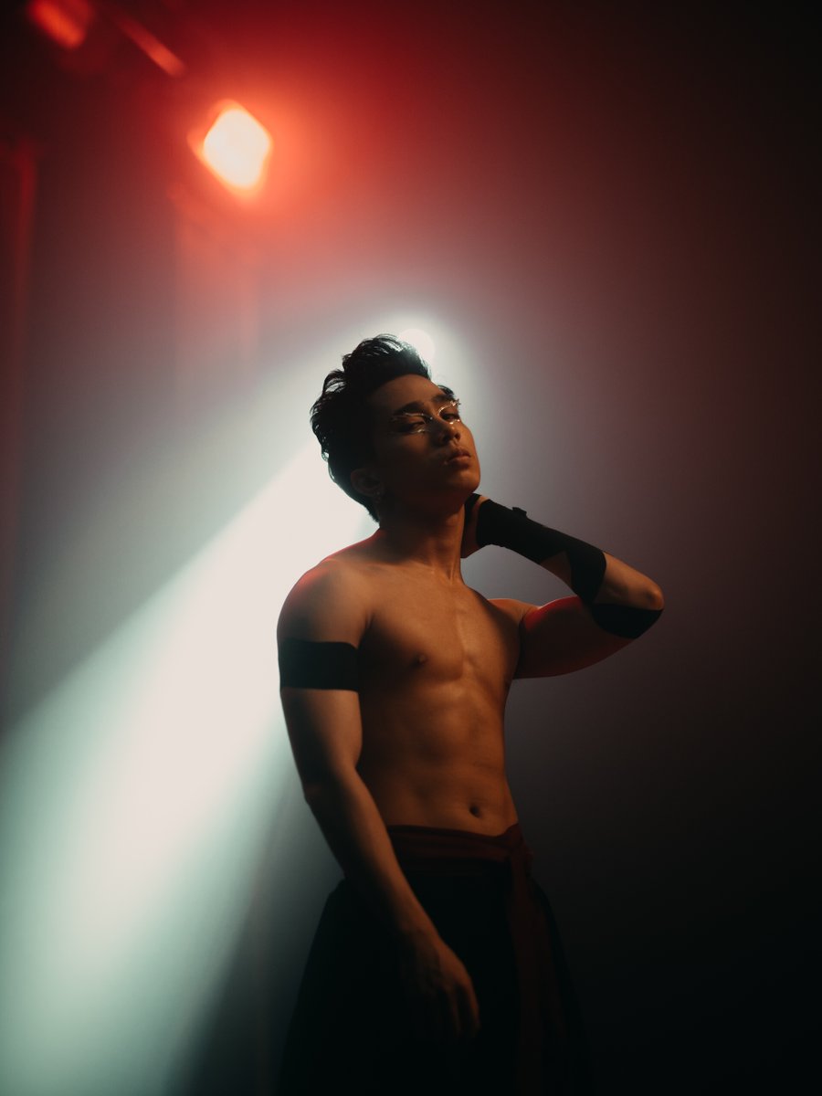 📣 #SB19BazingaMVOutNow

🎥 Watch #SB19BazingaMV here: youtu.be/p6XBcQj5Hs4

In frame: #SB19_JOSH