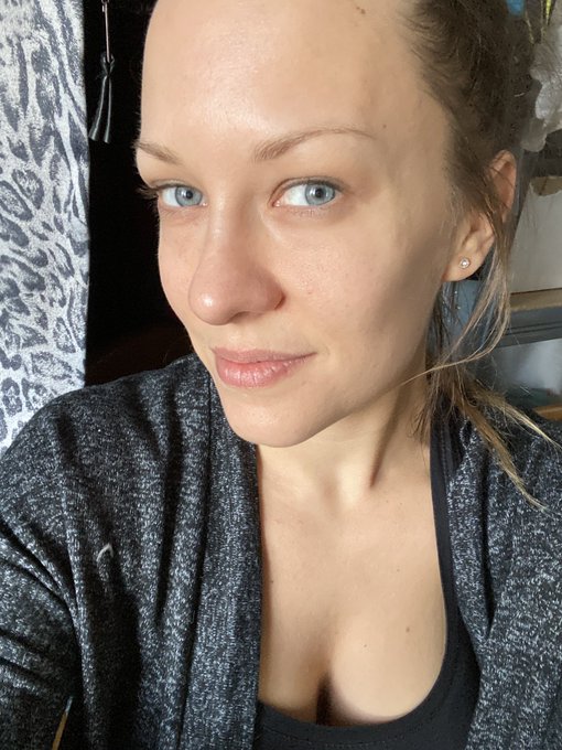 How do I always get into this situations? 🤔😁 https://t.co/wYcEuQUMWT<a href="/tag/myfreecams"class="tags"><span>#myfreecams</span></a>