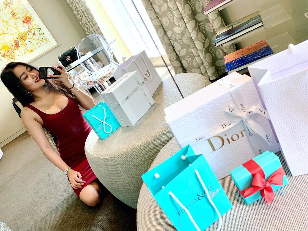MinMinKoNato's tweet photo. @shopping_io @ElrondNetwork @Shibtoken @zilliqa @vechainofficial @YIELDapp @avalancheavax @InuKishu @Neo_Blockchain @enjin @curateproject Spoiling myself with these fabulous designer brands🛒🛍️ I deserve it anyways❤️

#shopping.io_Halloween https://t.co/MgmxA0V1F6