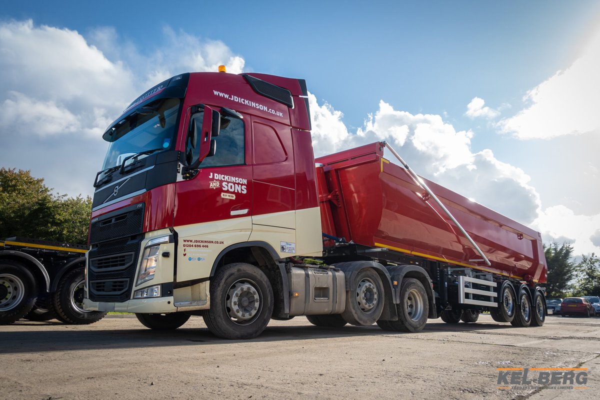 Kel_Berg's tweet photo. J Dickinson & Sons Ltd took delivery of their new T100S aggregate tipping trailer earlier this week. It's certainly a smart setup with their Volvo FH Tractor unit. Thanks to James for working with Kel-Berg, we appreciate your business.
#aggregates #kelberg #edbro #jost https://t.co/soej60wQZd