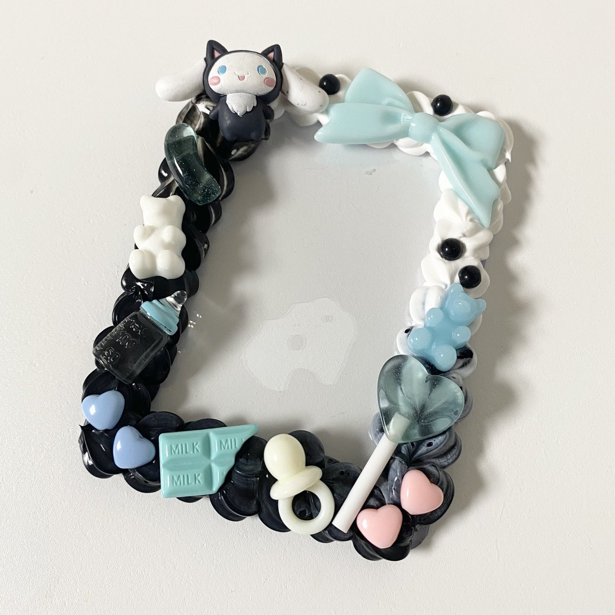topkkurumi's tweet photo. 🐈‍⬛･:*+.sample no.127.:+☁️

price : 16,000₩
구매 문의는 DM주세요💌

#데코덴 #데코덴탑꾸 #탑꾸 #데코덴탑로더 #탑로더 https://t.co/rYihLUoulg