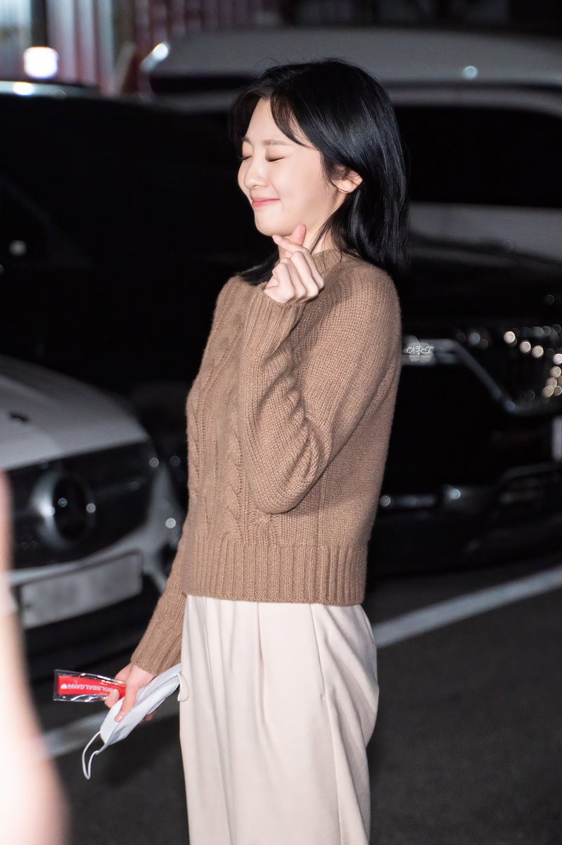 211026 볼빨간사춘기 야간작업실 퇴근
#볼빨간사춘기 #볼사 #안지영
#bol4 <a href="/BOL4_Official/">BOL4_Official</a>