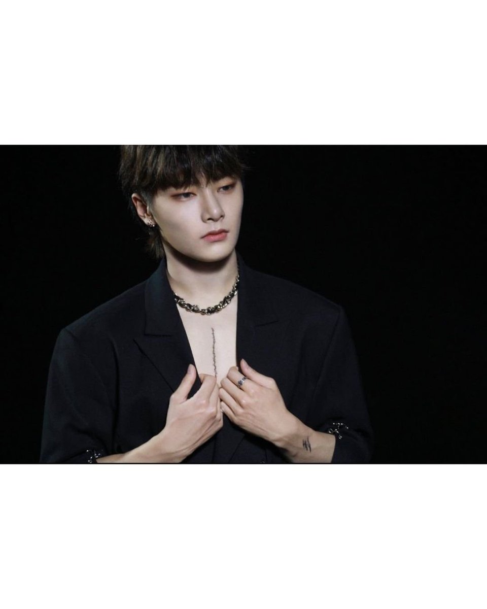 ZenOt23's tweet photo. وێنەی جیۆنگین لە پشت دیمەنەکانی نمایشی thunderous بە ڤێرژنی چاپانێ
-
-
#straykids #skz_kr https://t.co/V7QPkH3ph2