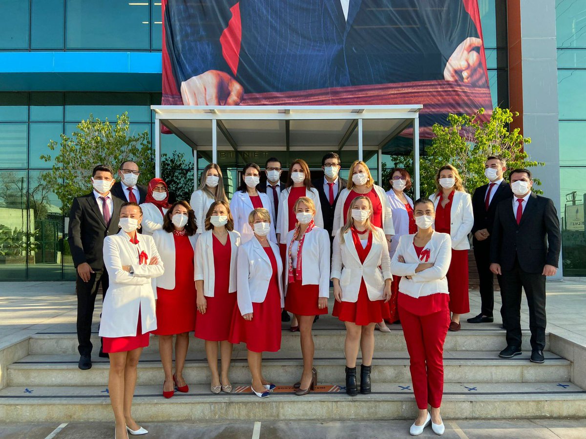 Benim naçiz vücudum elbet bir gün toprak olacaktır, ancak Türkiye Cumhuriyeti ilelebet payidar kalacaktır." Mustafa Kemal Atatürk