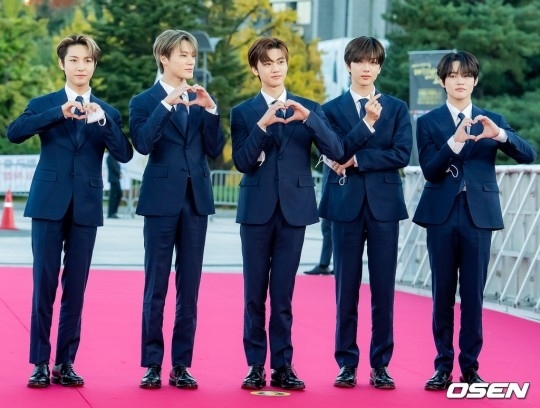 Kstyle_news's tweet photo. 【PHOTO】チョン・ウソン＆NCT DREAM＆OH MY GIRLら「2021大韓民国大衆文化芸術賞」授賞式のレッドカーペットに登場
https://t.co/DyBW6pyNpy

#NCTDREAM #OHMYGIRL #チョン・ウソン #オ・ジョンセ #大衆文化芸術賞 https://t.co/RGF7bbUwip