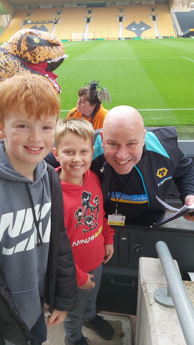 markyp31's tweet photo. Fun at the @Wolves open training session with @DickyDodd  #WolvesOTS https://t.co/7klULFtnVd