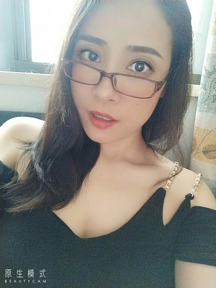 changtuibiu's tweet photo. 娜娜姐姐，坐标拱墅区德胜路
价格600一课。
特点: 熟女，御姐范，颜值还可以，身材一般，骚，前戏会跳艳舞，全套服务，漫游，舔足，毒龙…喜欢服务的可以体验一下。
#杭州楼凤 #杭州熟女少妇兼职 #杭州喝茶修车资源 https://t.co/AwNh32G0vC