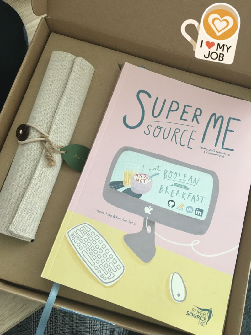 Kasia_Tang's tweet photo. It's been crazy on LinkedIn, it seems wherever I look, there is... our Recruiter Workbook! 

And since we're out of half of the copies already we're wondering with @karolina_latus...

Should we translate this into English?!🤔

#sourcing #workbook #supersourceme https://t.co/wD7A4FApjj