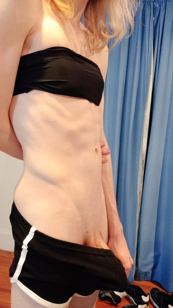 TwoTuii's tweet photo. I must say, I love this tube top~ #femboy https://t.co/2d4MFZfvty