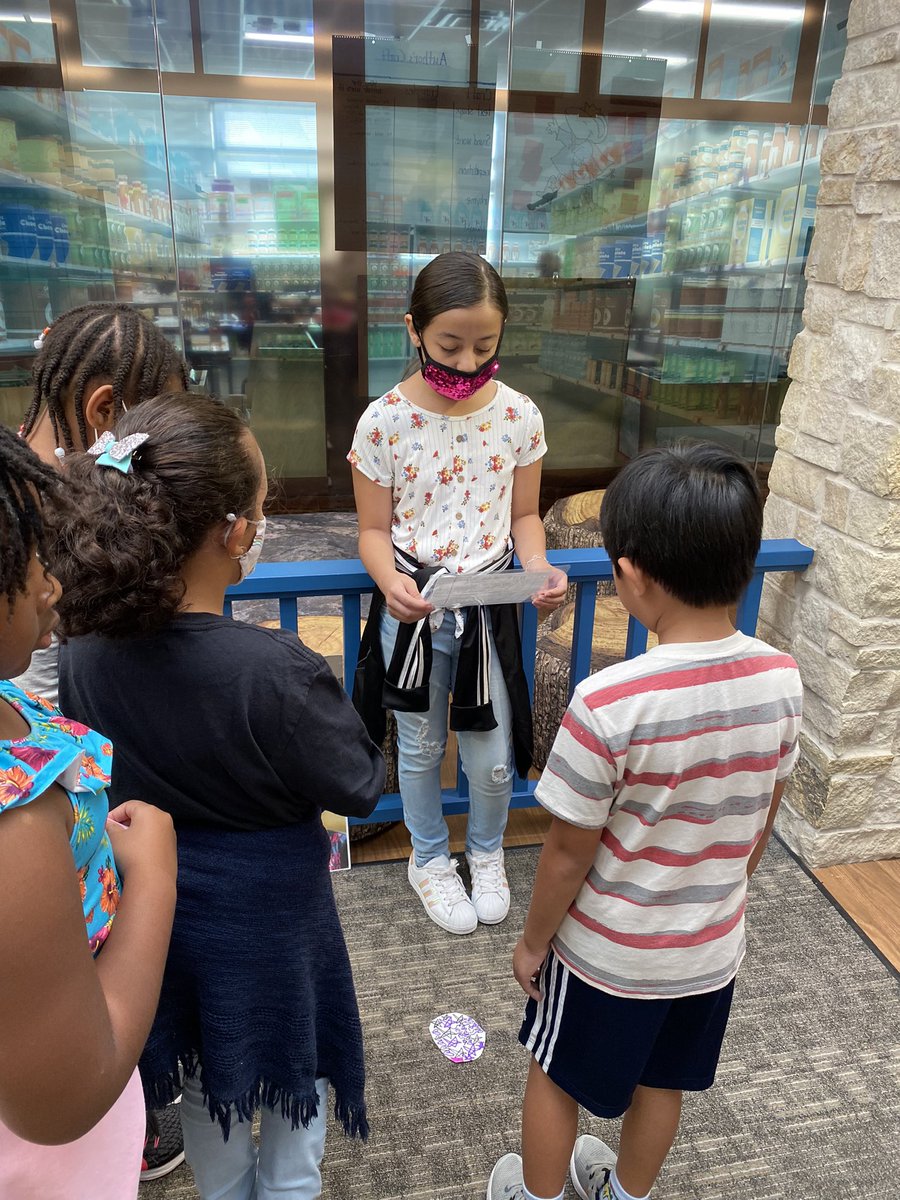 MrsWilliams_MBE's tweet photo. Thank you so much 4th grade for coming to our pod and letting us view your awesome Biography Museum! #BetterTogether https://t.co/U7pnORdiV1