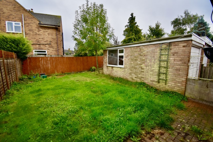 SlinnRes's tweet photo. 🏡 Glebe Close Holcot NN6 9TF
🏡  To Let £850 PCM | £196 PW
View property details - click here: https://t.co/2Zp7DzUrgl 
#property #propertytorent #investment #lettings #lettingagents https://t.co/ekm30BS7n5