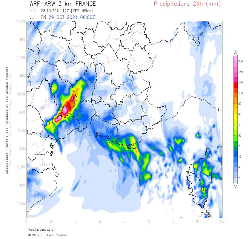 Un épisode cévenol va se mettre en place demain vendredi avec des cumuls 24h déjà significatifs.
Les pluies vont persister jusqu'à dimanche avec des cumuls totaux pouvant excéder 350/400 mm. 
Consultez le bulletin Méditerranée : 