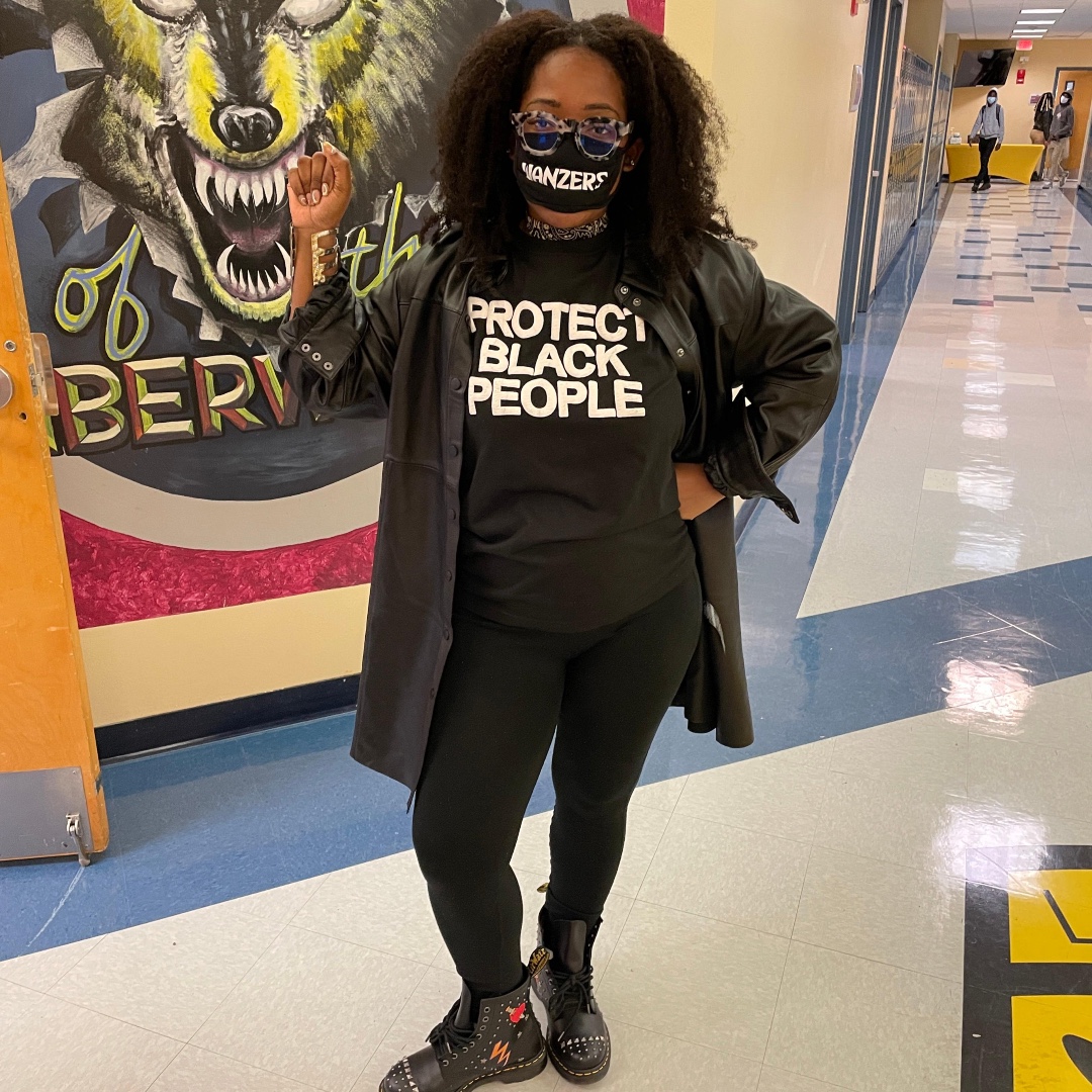 IDEA_PCS's tweet photo. Check out Mrs. Wanzer dressed as a member of the Black Panther Party.
"The movement will not be televised."
#BlackPantherParty #IDEAPCS #Halloween #CivilRightsMovement https://t.co/54SrwuIMHa