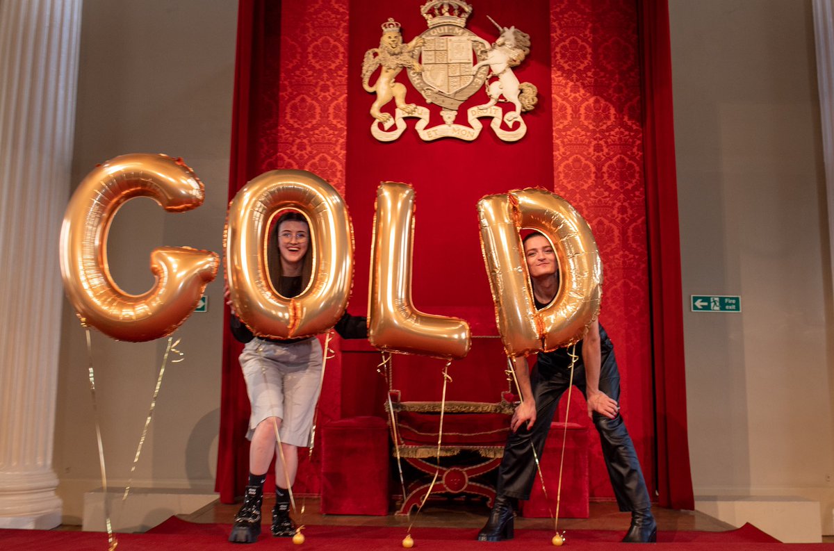 SIX 👑 tweet media