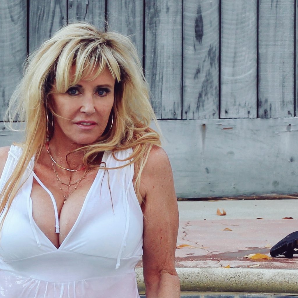 Old friends pass away, new friends appear. It is just like the days. An old day passes, a new day arrives. The important thing is to make it meaningful: Good morning 😃