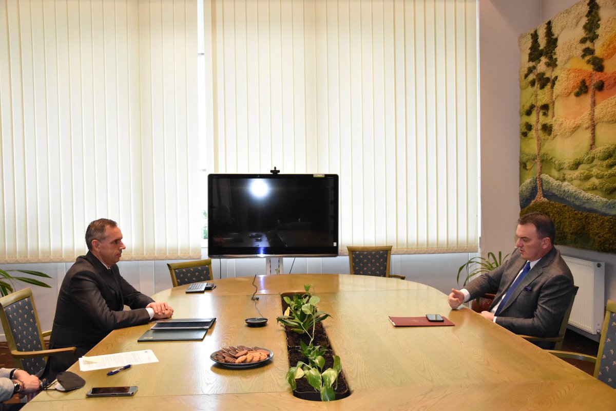 Jeden z dziesięciu - to taki teleturniej telewizyjny🙂Ale to również nasza Gmina Spytkowice wśród dziesięciu samorządów w Polsce, które otrzymały dofinansowanie w programie StopSmog. W aktualnym naborze jesteśmy jedną z dwóch gmin Małopolski👌z takim dofinansowaniem!