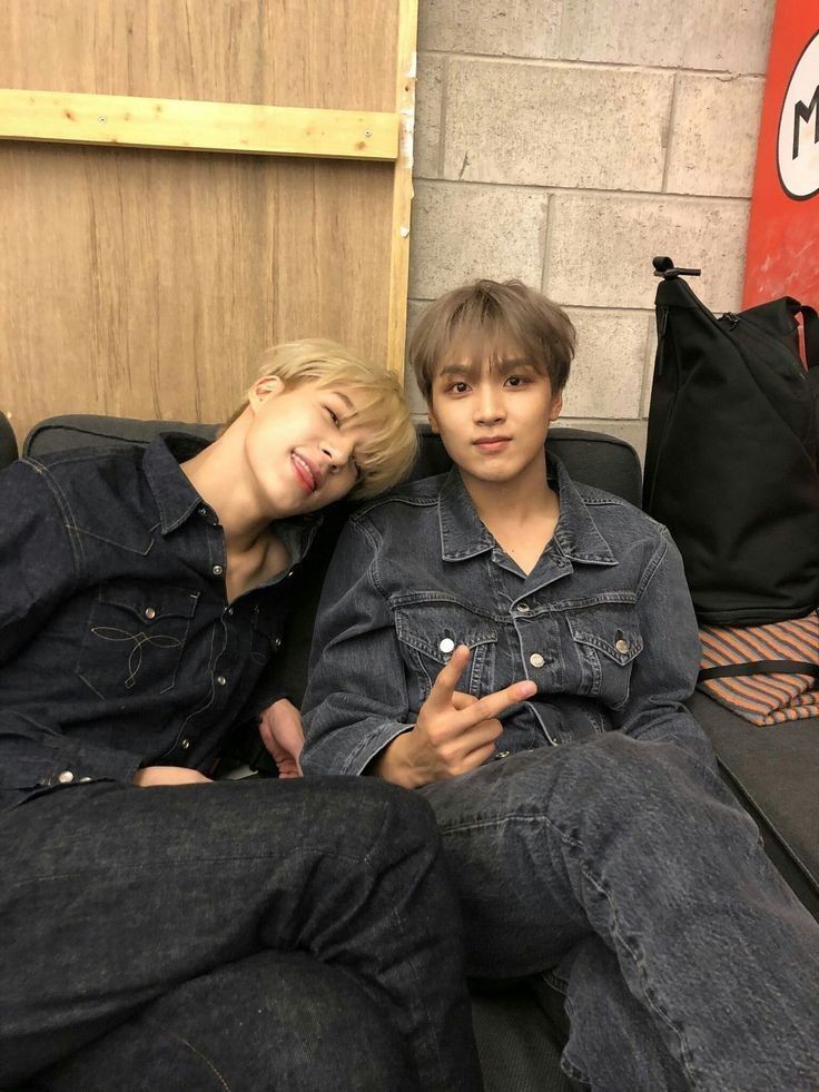 cooretan's tweet photo. ㅤㅤㅤ
ㅤㅤㅤㅤㅤㅤKisah Dari Semesta

"Dari ketidaksengajaan, menjadi hal yang disengaja."

Haechan ft. Jeno local au

© cooretan https://t.co/gm1CeJYAGN