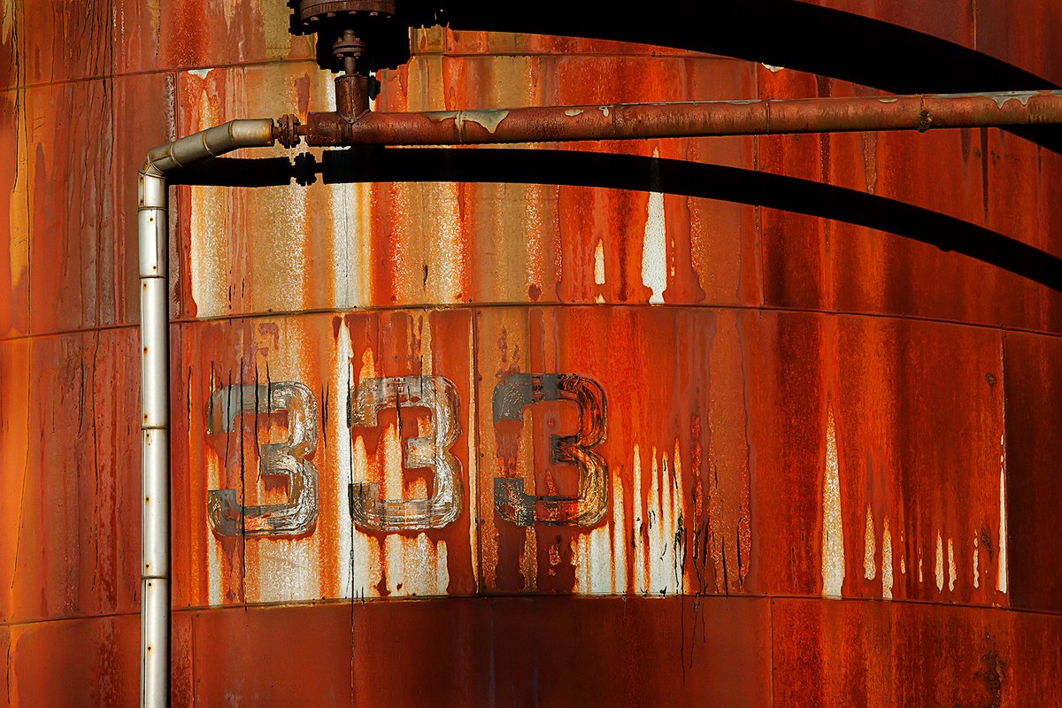 « De l’art à l’industrie, un raffinage subtil…»

Collaboration Fondation VALGO x Dimitri Tolstoï

#JourneeMondialeDelArt #Art #Photographie #Industrie #Urbex #Peinture #Painting #Artwork #environnement