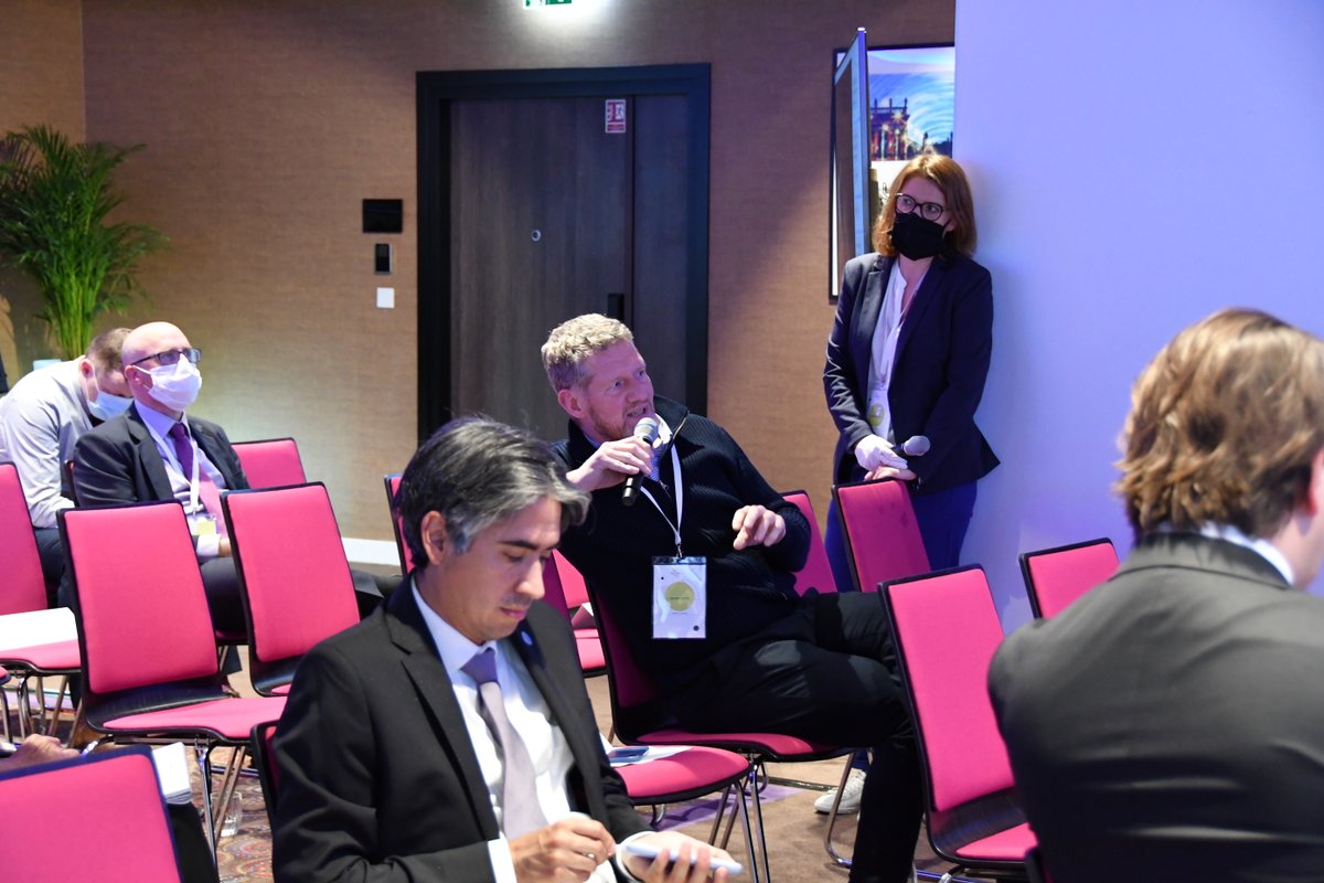 StatPoland's tweet photo. The discussion of Heads of European national statistical institutes moderated by @MarianaKotzeva about the content of #WarsawMemorandum has ended.
#EOforStat #DGINS2021 #StatisticsPoland https://t.co/DmpgfRZTT6