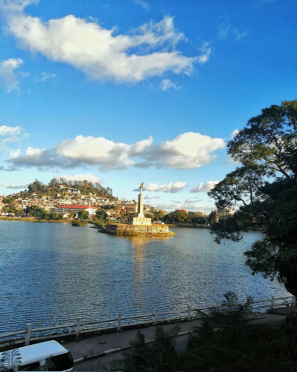 iamrakotobe_'s tweet photo. Short walk in the heart of the city of #Antananarivo
.
#Travel #travelphotography #madagascar https://t.co/mQ5RJK7ygH