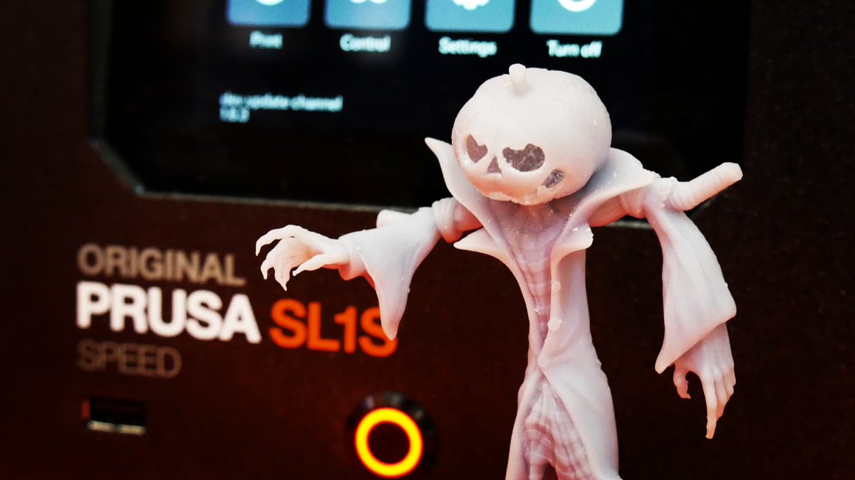 de3dprintman's tweet photo. @Dimka134 designed this cool #Halloween model and I had to print one on my #PrusaSL1S by @josefprusa because it's stunning. I used #resione #PlantBasedResin Grey and printed the model in 0.05mm layers. It only took 2 hours and 10 minutes to complete.
https://t.co/zHaZTINhxo
#3dp https://t.co/QYdVupL0tX