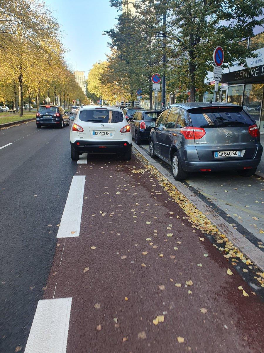 Avant la peinture / Apres la peinture 

<a href="/lillefrance/">Ville de Lille</a> <a href="/MartineAubry/">Martine Aubry</a> est-ce que vous pourriez prendre conscience que vous êtes des incompétents svp ? 
Réalisé en 2021... Mais vous êtes tellement nuls que ça en devient risible.