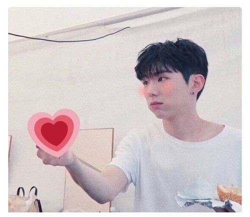 clhyung's tweet photo. For you 😿💗
#OneDaywithIM
@OfficialMonstaX
#MONSTAX #MONSTA_X
#몬스타엑스 #THEDREAMING
#ONEDAYI https://t.co/scnS1jrbnf
