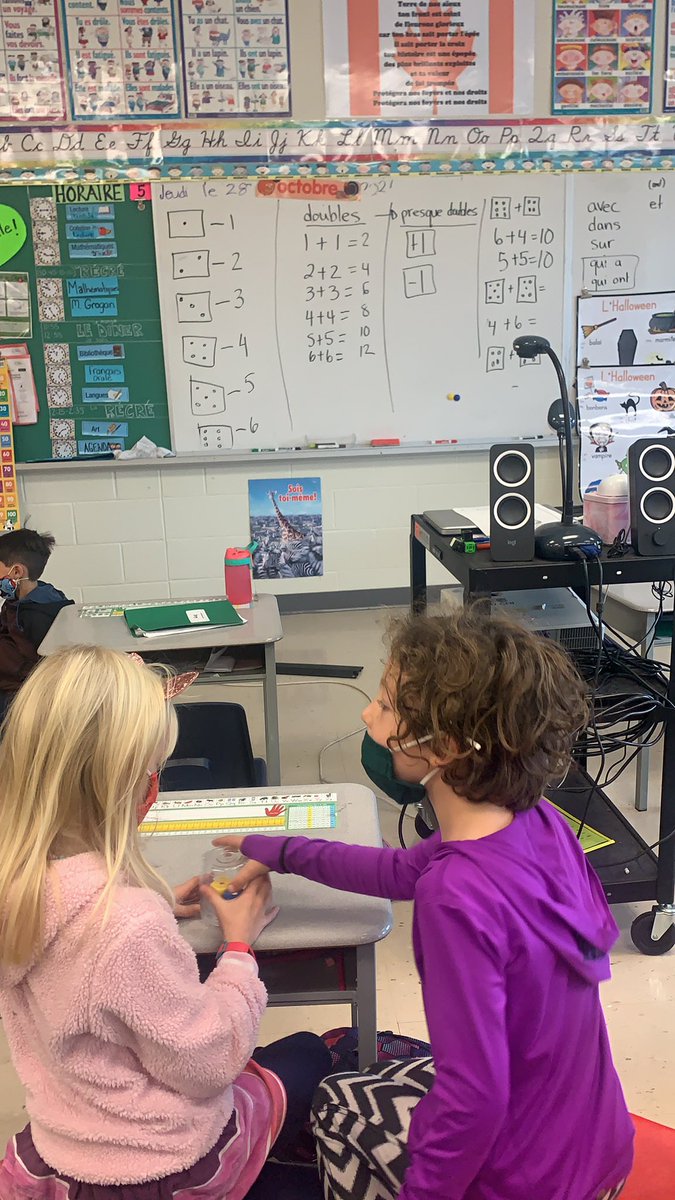Chabot_secondST's tweet photo. C’est la bataille!Using dice to practice our mental math strategies. @tdsb_secondst @TDSB_fsl @tdsb https://t.co/mWYDk5eeLr