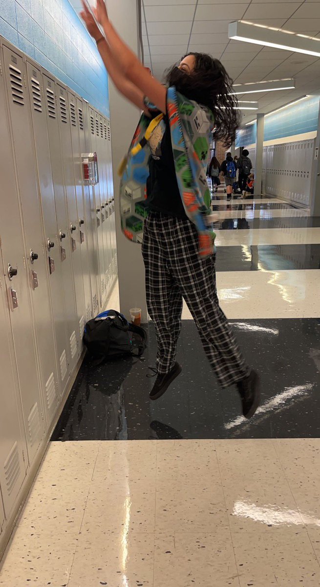 @MrsWest_VJA #VJARedRibbonWeek GUYS I DIDNT HAVE A CAPE SO I GOT CREATIVE😥