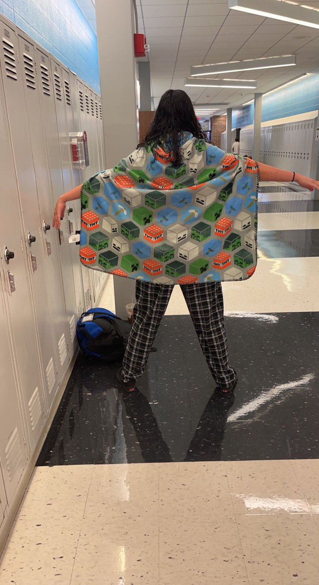 nicole39489283's tweet photo. @MrsWest_VJA #VJARedRibbonWeek GUYS I DIDNT HAVE A CAPE SO I GOT CREATIVE😥 https://t.co/7GtQkAd0l4