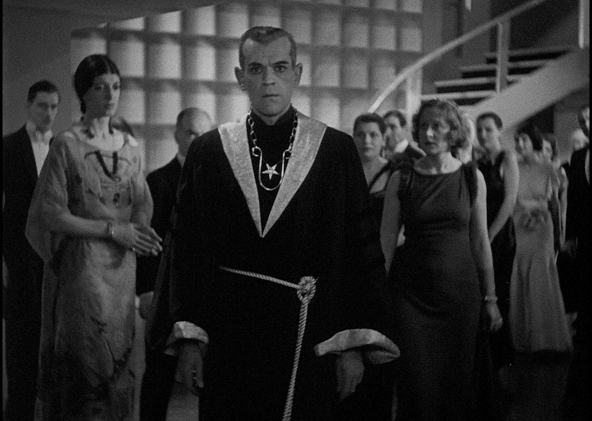 Looking for some Halloween costume ideas? 🦇 

Part 2 ✨