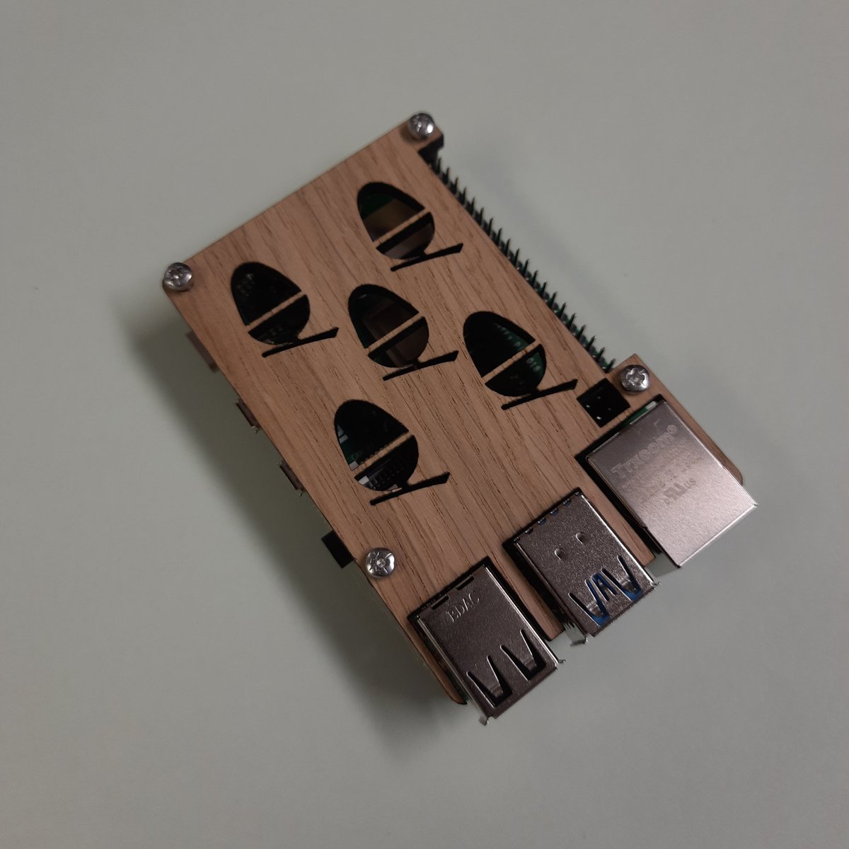 RISCOSbits's tweet image. Got some change in your pocket at #RISCOSLondon2021?

Pick up a #Thorin for your #RaspberryPi for the same price as the ticket to get in! In far too many variants to show, but here&apos;s a quick selection!

#ThingsYouCanBuyForFiveQuid
#pocketmoney
#raspberrypicase
#RISC_OS
#Pi3
#Pi4