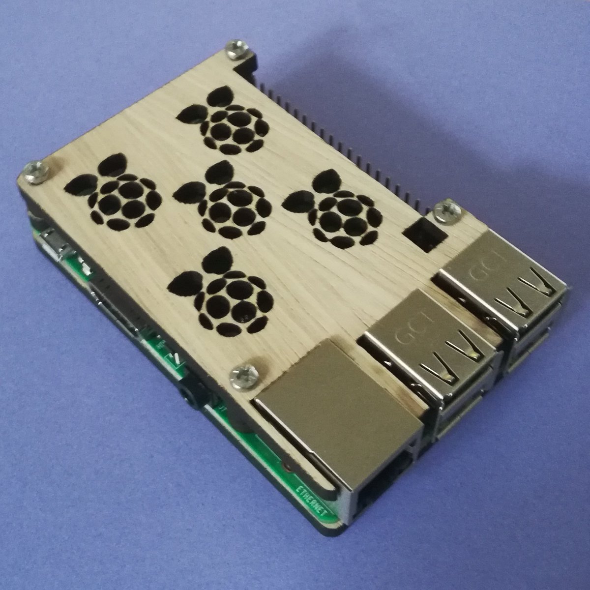 RISCOSbits's tweet image. Got some change in your pocket at #RISCOSLondon2021?

Pick up a #Thorin for your #RaspberryPi for the same price as the ticket to get in! In far too many variants to show, but here&apos;s a quick selection!

#ThingsYouCanBuyForFiveQuid
#pocketmoney
#raspberrypicase
#RISC_OS
#Pi3
#Pi4