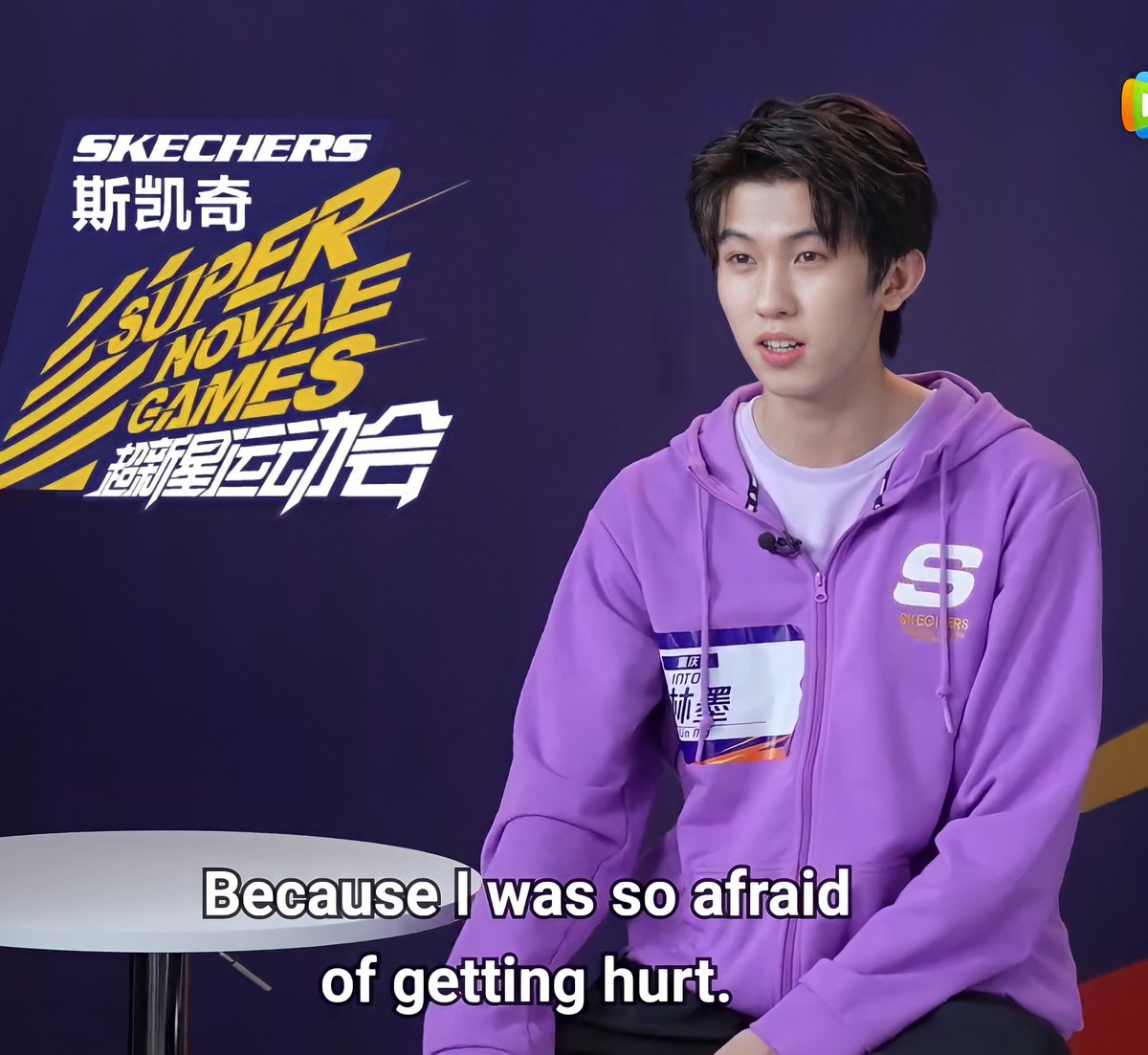 Hngqilin's tweet photo. When you're afraid to get hurt, but you're competitive at the same time

 Linmo be like: i jumped over in a fit of passion😌

#LinMo #INTO1 #林墨 #SPNV2021xLinmo https://t.co/IsTf3KsHvQ