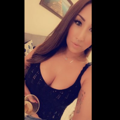 crissy_l21's tweet photo. 🎵Over a smooth shot of whiskey
We could go through a lot of mem'ries
🥃
 #NewProfilePic https://t.co/T6qNcHpPhW