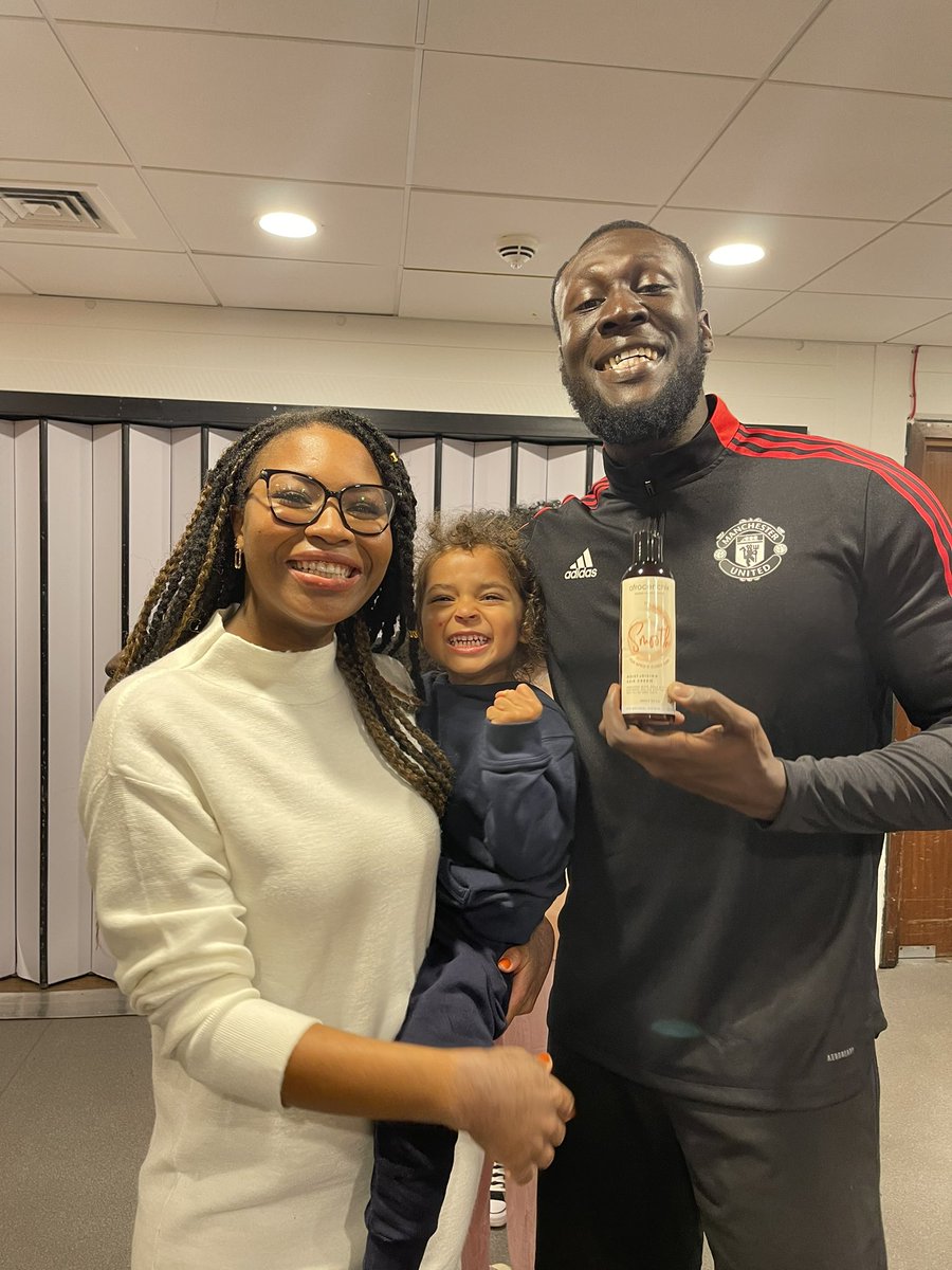 That feeling when Stormzy casually pulls out the bottle of <a href="/Afrocenchix/">Afrocenchix</a> Smooth he’s been carrying round in his bag 😅🥰