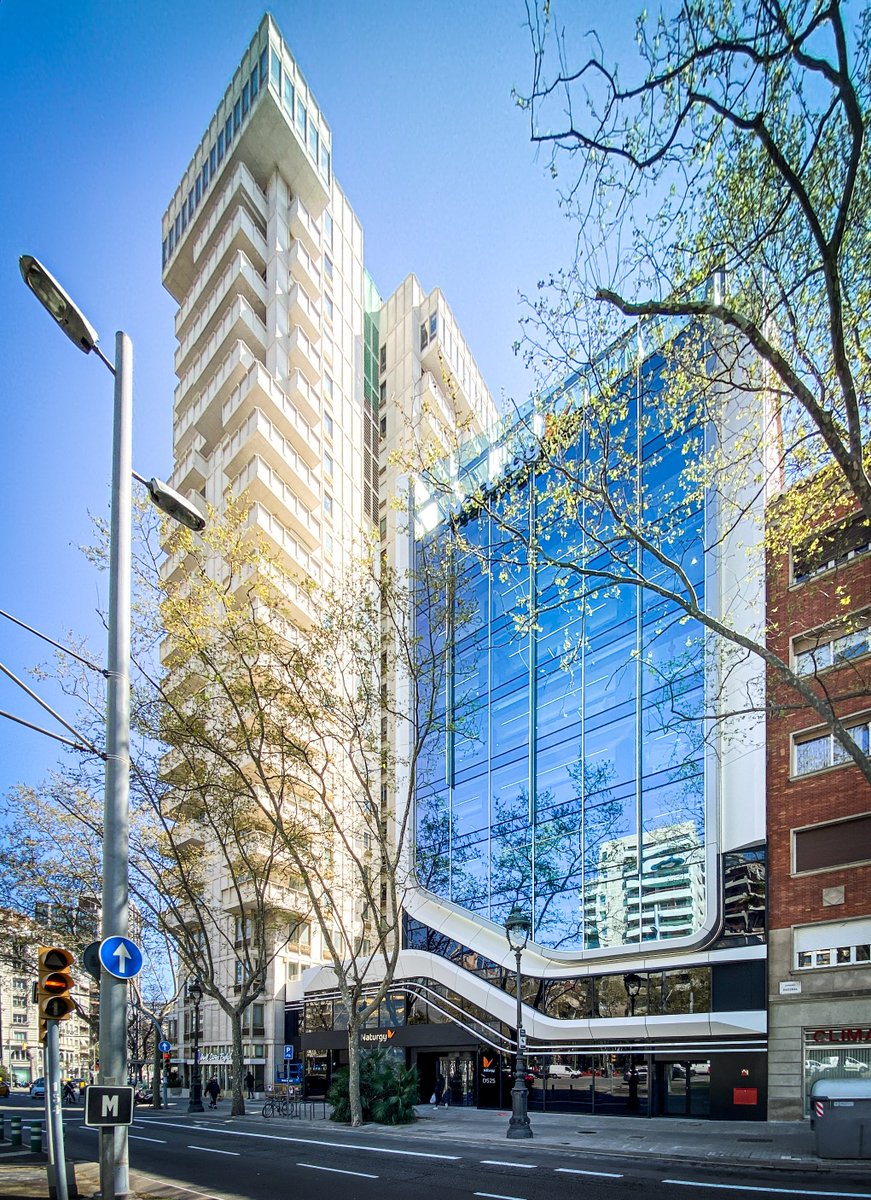 El edificio #Diagonal525 diseñado por el estudio de arquitectura <a href="/sanzpont/">sanzpont</a>, y sede corporativa de <a href="/naturgy/">Naturgy</a>, ha conseguido otro reconocimiento internacional por parte de TAC #WorldDesignAward2021, destacando por su diseño e innovación. Enhorabuena a todo el equipo.