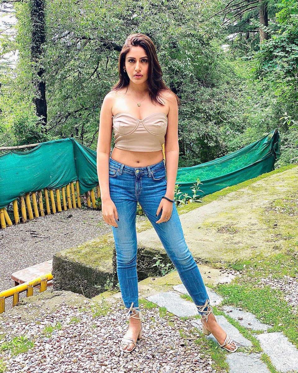_whatsinthenews's tweet photo. #surbhichandna
•
These pictures are screaming the mountains are calling and that i Must Go 🏔
Dont Stop #swipingleft
#tapforoutfitdetails
Check out Stories for my spamming on this Look 👀 https://t.co/IfWYPT3sIG