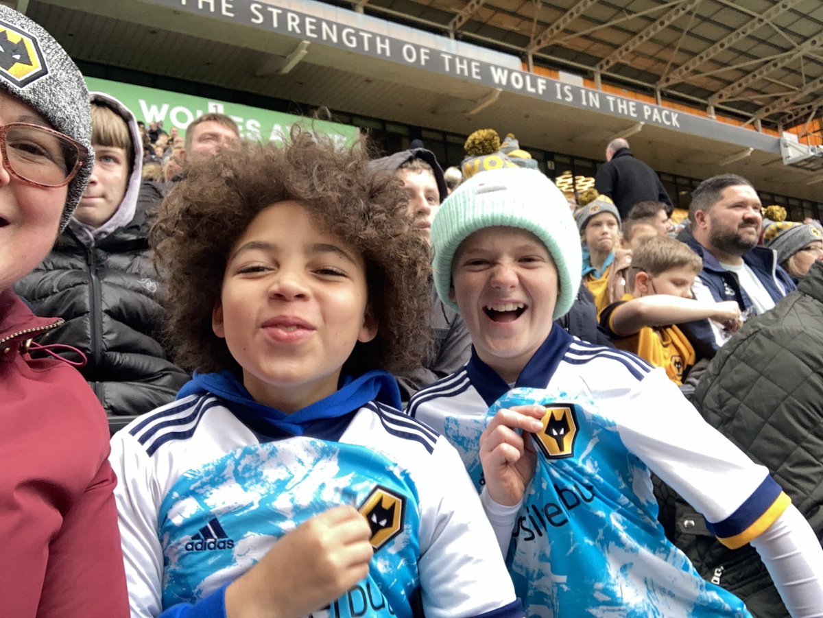 rachelgriffith3's tweet photo. #WolvesOTS https://t.co/HqXbSFsJy2