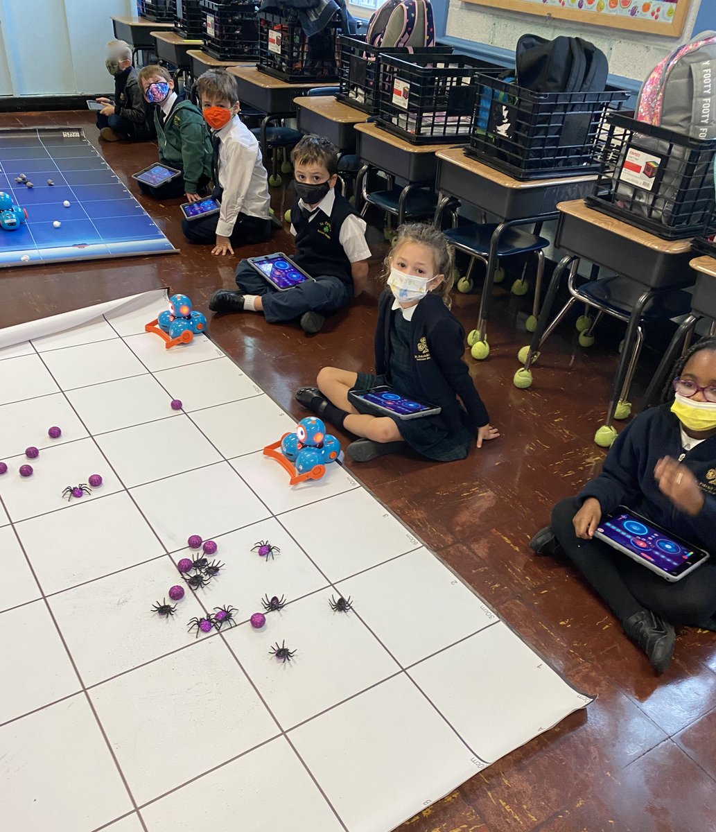 StPatsYorktown's tweet image. Mrs. Wedvik's First grade students used their Dash robots to collect skulls, pumpkins and spiders! Teams had to add up their totals. #StPatsPride @wonderworkshop @BryanLMiller #STREAMschool @ArchNY_Schools @NY_Arch #CatholicSchools #CatholicEducation